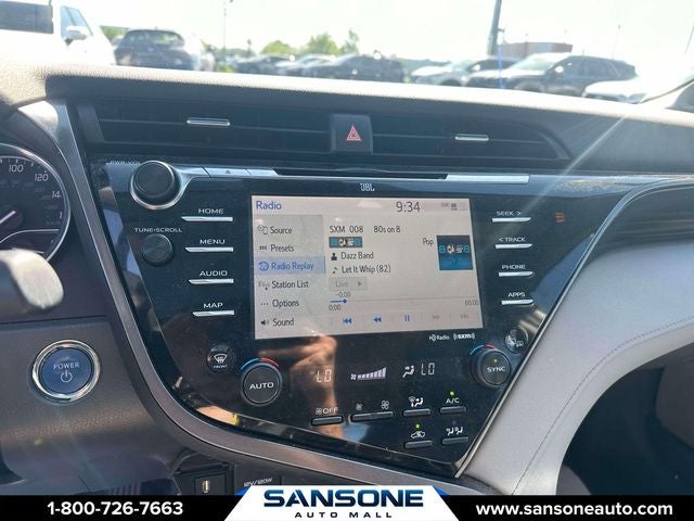 2020 Toyota Camry Hybrid XLE