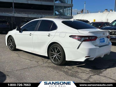 2022 Toyota Camry SE