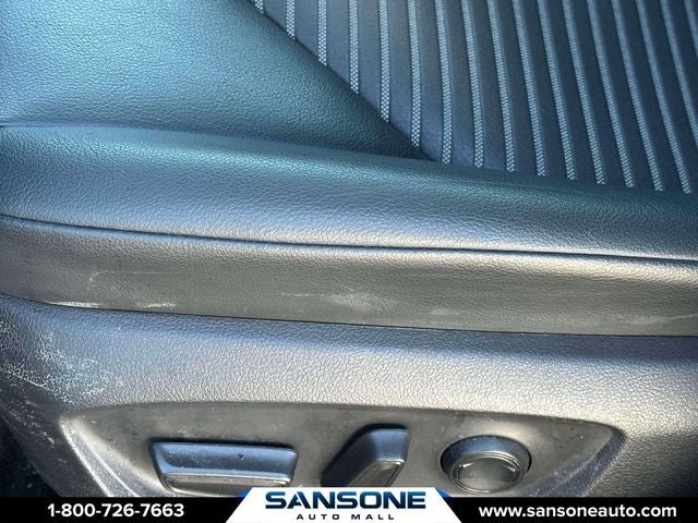 2022 Toyota Camry Hybrid SE