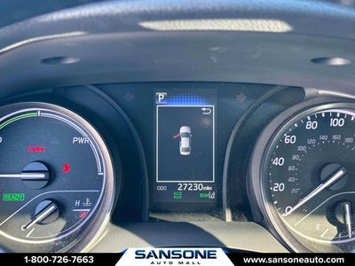 2022 Toyota Camry Hybrid SE