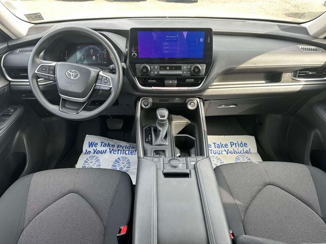 2025 Toyota Grand Highlander LE