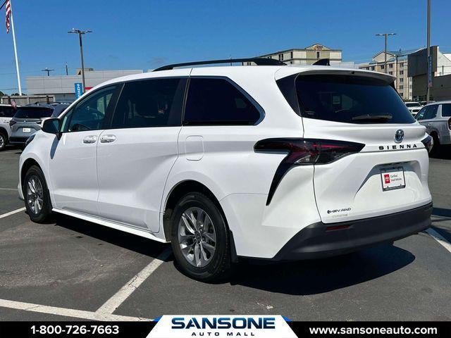 2025 Toyota Sienna LE 8 Passenger