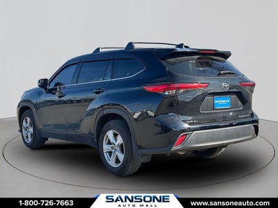 2022 Toyota Highlander LE