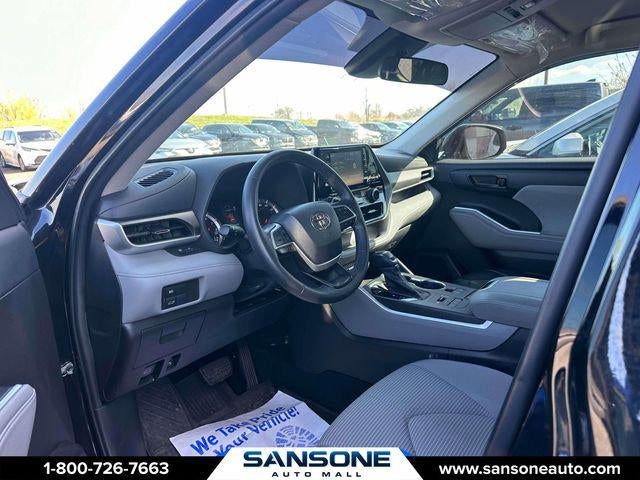 2022 Toyota Highlander LE