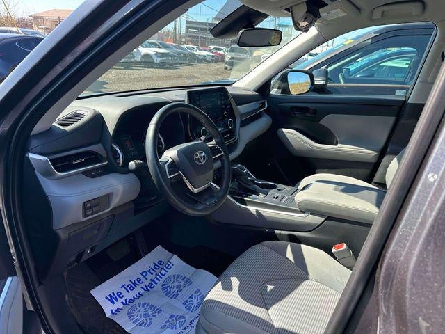 2022 Toyota Highlander LE