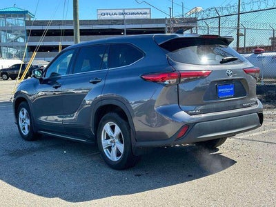2022 Toyota Highlander LE