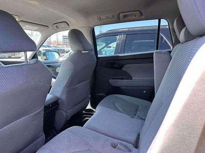 2022 Toyota Highlander LE