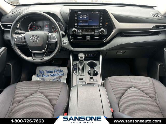 2022 Toyota Highlander LE