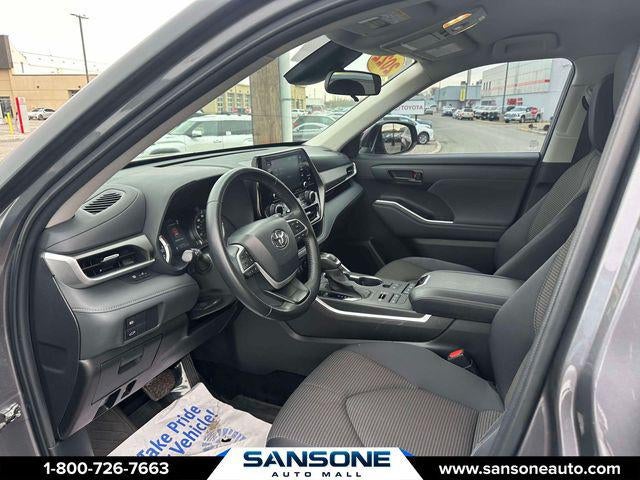 2022 Toyota Highlander LE