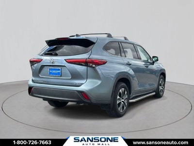 2022 Toyota Highlander LE