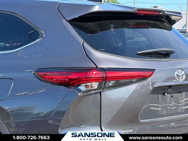 2022 Toyota Highlander LE