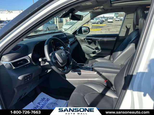 2025 Toyota Highlander Hybrid Platinum