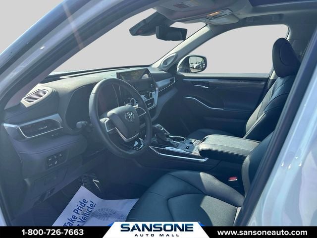 2026 Toyota Highlander Hybrid Platinum