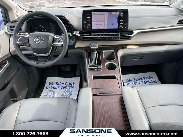2024 Toyota Sienna XLE 8 Passenger