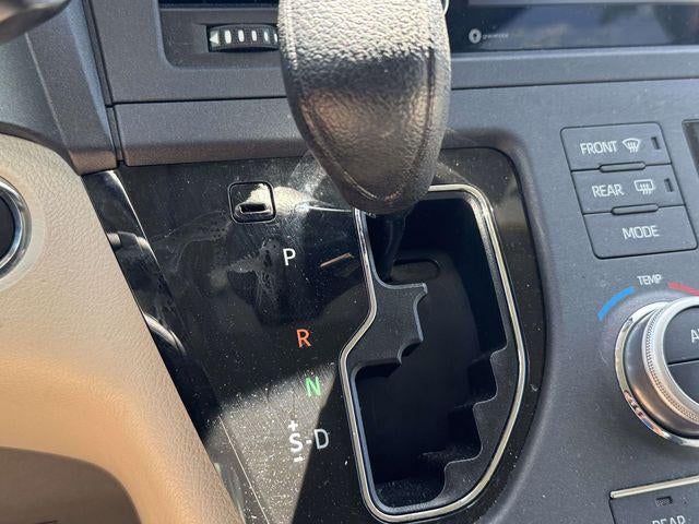 2020 Toyota Sienna LE 7 Passenger