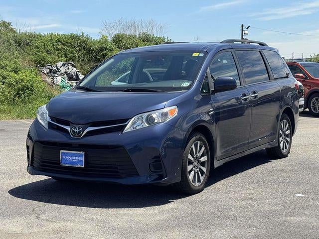 2020 Toyota Sienna LE 7 Passenger