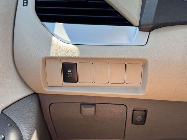 2020 Toyota Sienna LE 7 Passenger