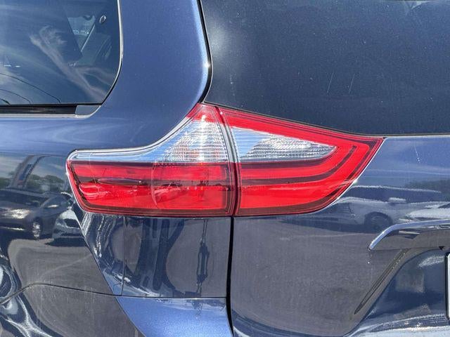 2020 Toyota Sienna LE 7 Passenger