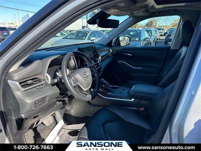 2023 Toyota Highlander Hybrid XLE