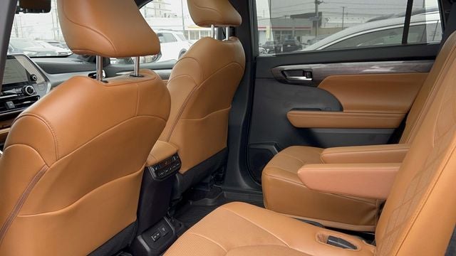 2025 Toyota Highlander Platinum