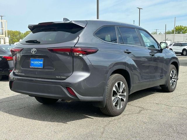 2025 Toyota Highlander XLE