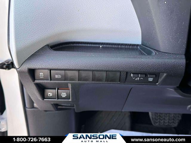 2025 Toyota Sienna LE 8 Passenger