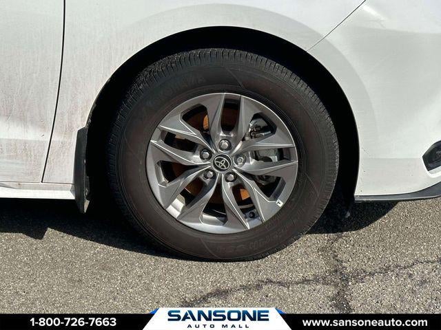 2025 Toyota Sienna LE 8 Passenger