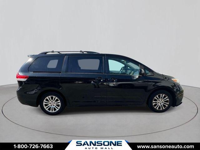 2014 Toyota Sienna XLE 8 Passenger