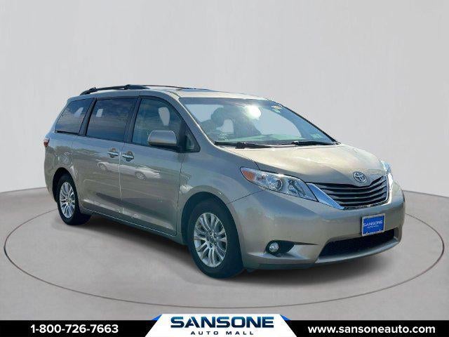 2015 Toyota Sienna XLE 8 Passenger