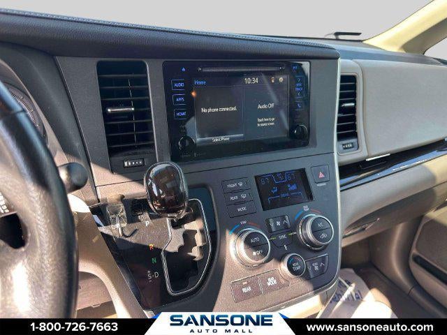 2015 Toyota Sienna XLE 8 Passenger
