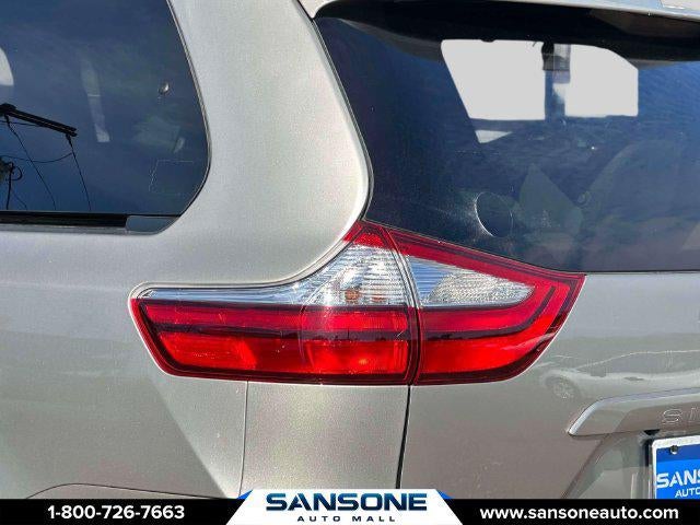 2015 Toyota Sienna XLE 8 Passenger