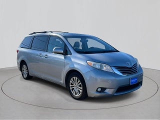 2017 Toyota Sienna XLE 8 Passenger