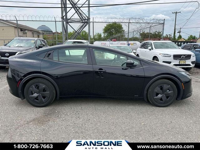 2025 Toyota Prius LE