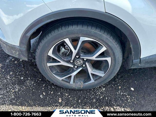 2022 Toyota C-HR XLE