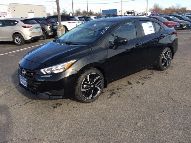 2025 Nissan Versa 1.6 SR