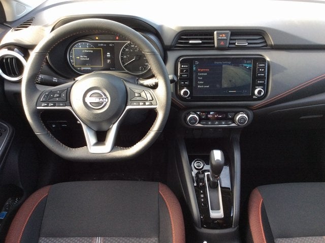 2025 Nissan Versa 1.6 SR