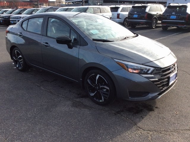 2025 Nissan Versa 1.6 SR