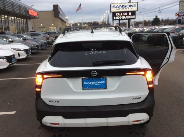 2026 Nissan Kicks SV