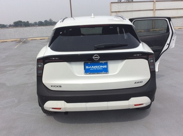 2025 Nissan Kicks SV