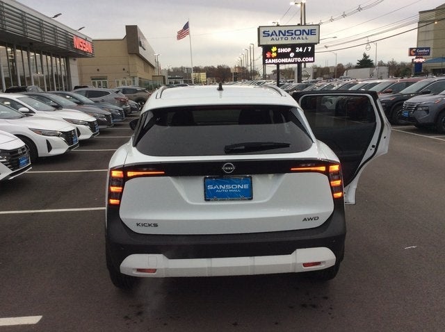 2026 Nissan Kicks SV