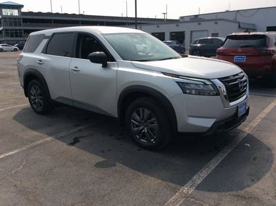 2025 Nissan Pathfinder S