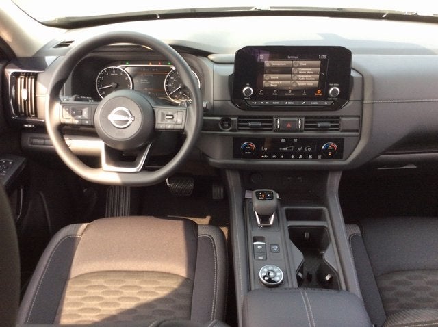 2025 Nissan Pathfinder S