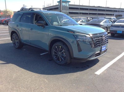 2026 Nissan Pathfinder SL