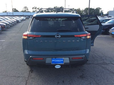 2026 Nissan Pathfinder SL