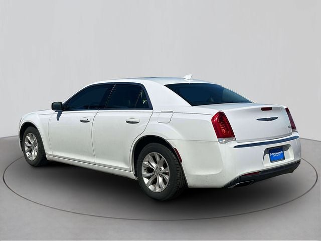 2016 Chrysler 300 Limited