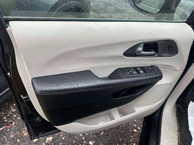 2020 Chrysler Pacifica Touring L