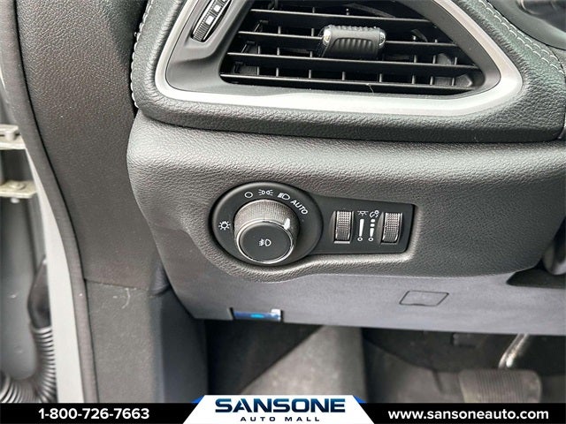 2023 Chrysler Pacifica Hybrid Touring L