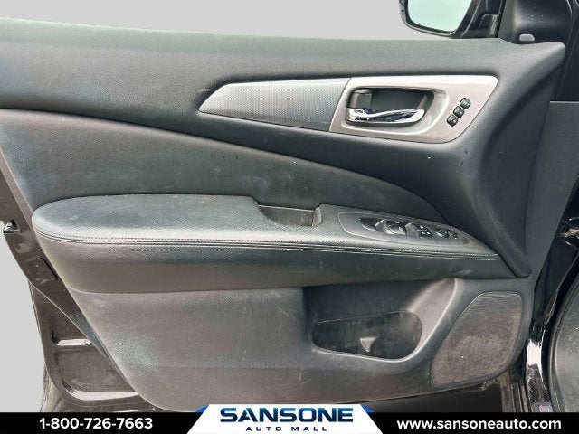2017 Nissan Pathfinder SL