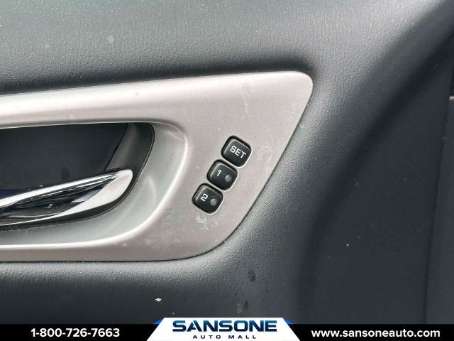 2017 Nissan Pathfinder SL