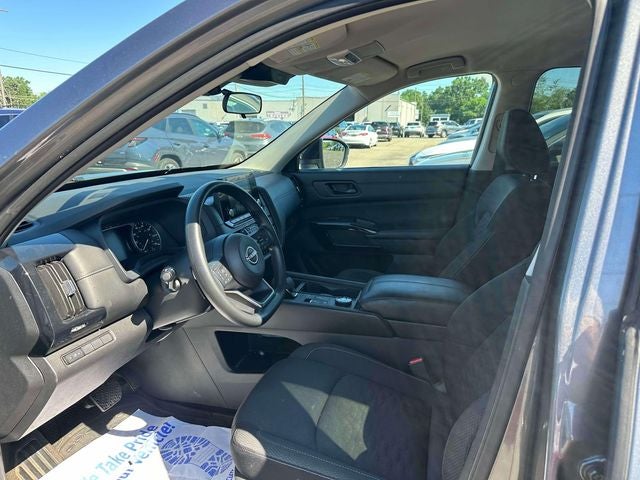 2024 Nissan Pathfinder S
